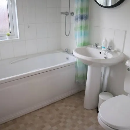 Daisy Lodge With Hot Tub مالتون